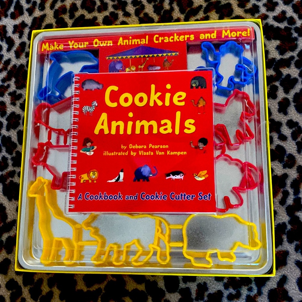 Cookbook and cookie cutter set